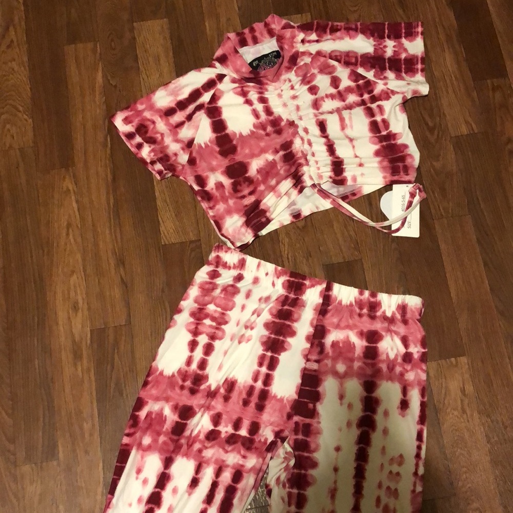 “NWT” Dazl Outfit! Stretchy move and breathable♥️ - Picture 1 of 6